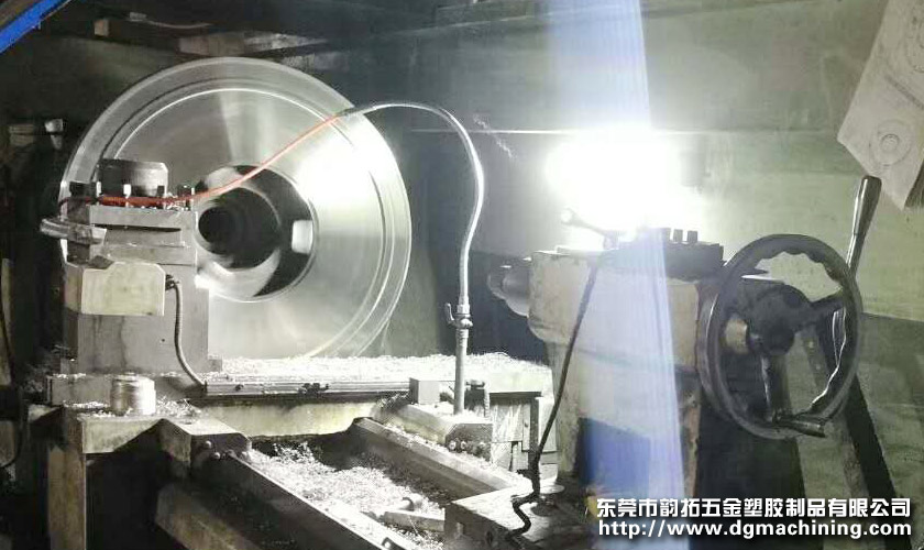 大型數(shù)控車床加工的優(yōu)越性