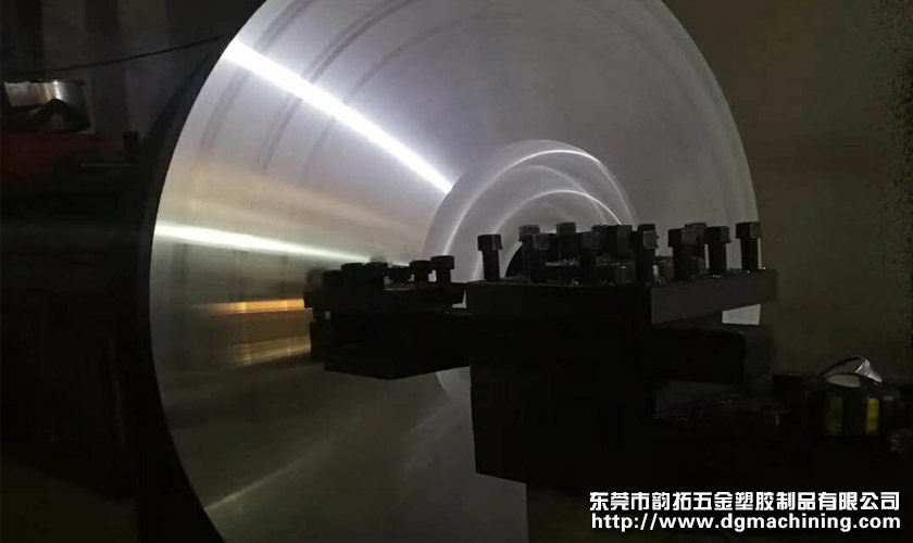 大型數(shù)控車(chē)床加工的使用要求